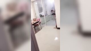 年度最刺激变态老公求老婆在儿子面前露逼_故意把儿子房门打开_在客厅操老婆故意给儿子听_绿帽癖玩到自己儿子头上了
