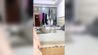 饥渴长腿苗窕大奶御姐口交伺候狼友激情操逼