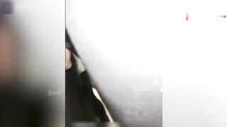 强行摸逼地铁淫魔老大爷地铁上把鸡巴插入黑丝女神屁股