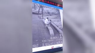 无码版江苏一森林防火指挥中心不雅监控画面流出涉事队员被拘留