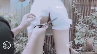 懂小姐全裸裹胶带露出逛园区