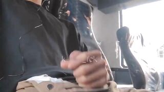 公交车上偷偷露屌