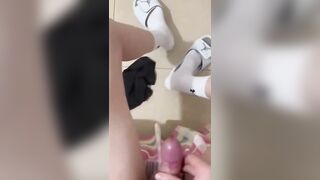高颜值直男自拍日常撸管喷精尿尿