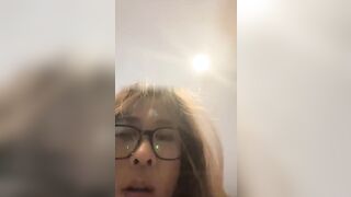 小骚货勾搭老外掏出大屌狂插嘴