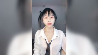 火爆尤物蘸点蜜桃酱骚进骨子里半裸吃假鸡巴-2