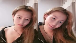 很漂亮很可爱唯一一部震动器自慰大秀
