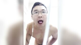 粉丝福利女号勾引老当益壮斯文败类已婚腹肌大叔裸聊喷射