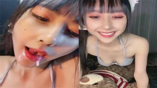 火爆尤物蘸点蜜桃酱骚进骨子里半裸吃假鸡巴